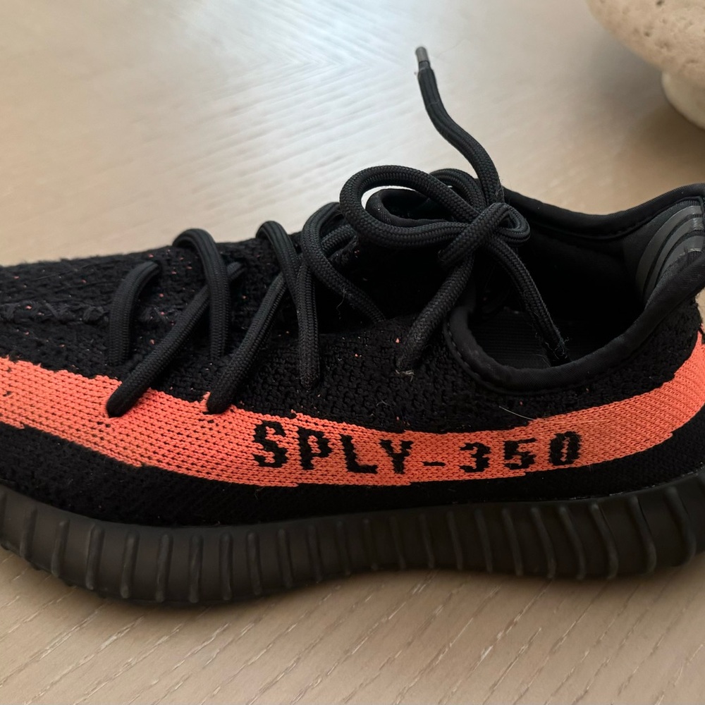Adidas Yeezys Boost 350 V2